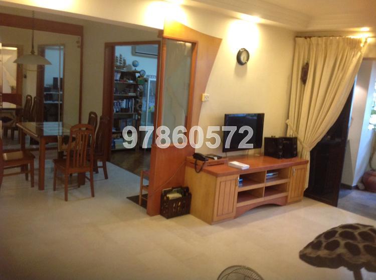 Woodlands Crescent thumbnail photo